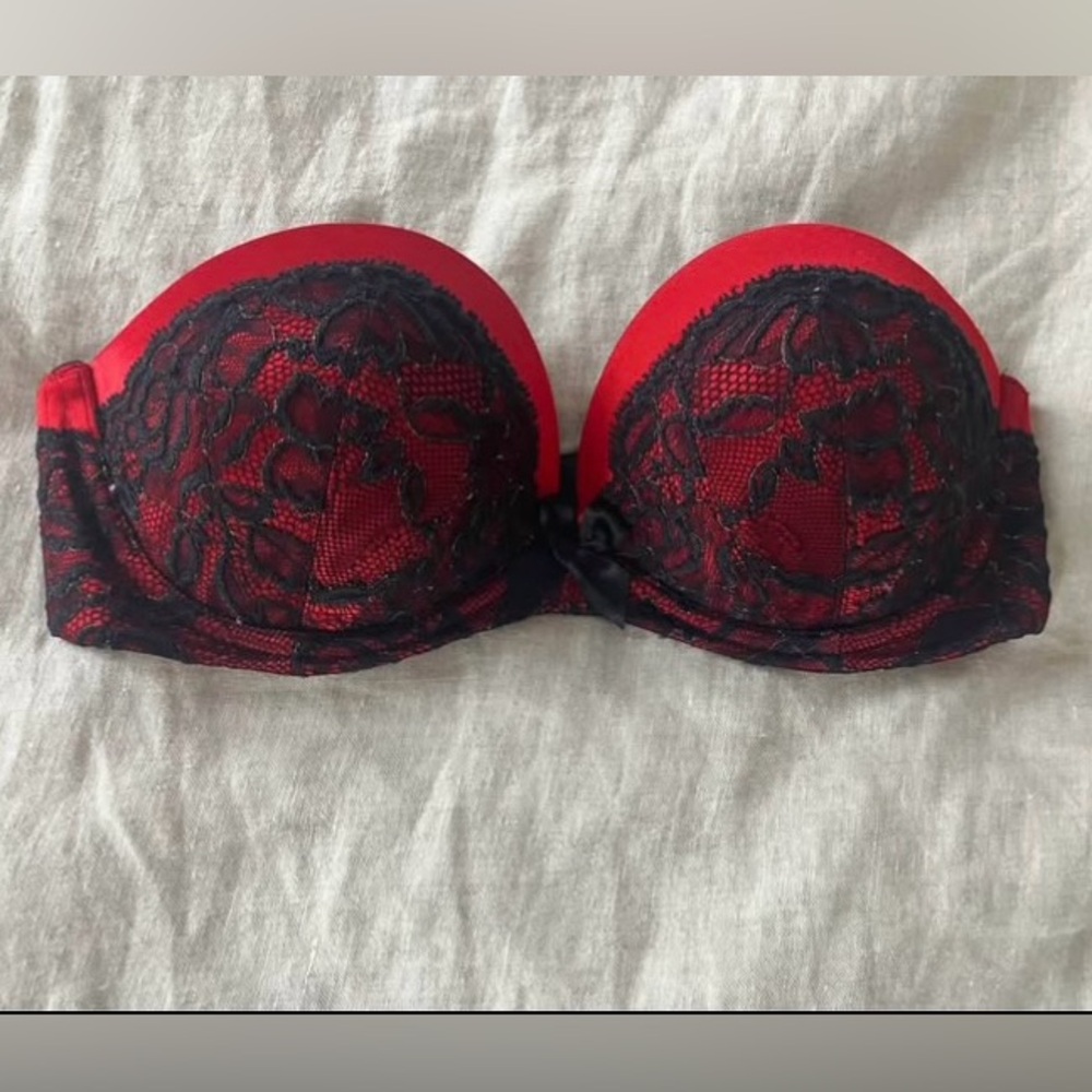 Victoria's Secret Strapless Push-up Bra
